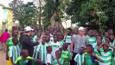 forma - Bursaspor formaları Afrikalı çocuklara ulaştı Videosu