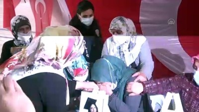 irak - Evladına kavuşan aile sevincini Diyarbakır anneleriyle paylaştı Videosu