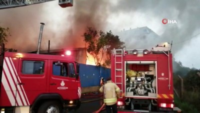  Kartal'da kağıt fabrikasında yangın