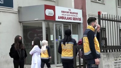  Pandemiyle mücadele eden sağlık çalışanları Ata’sını unutmadı