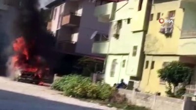 tahkikat -  - Park halindeki otomobil alev alev yandı Videosu