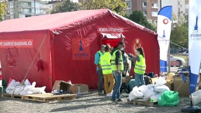  Depremin vurduğu İzmir'de parklardaki çadırlar Bayraklı'daki alana taşınıyor