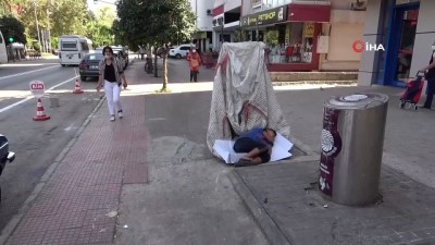 atik kagit -  Savaşın çocuğu atık kağıt toplarken uyuyakaldı Videosu
