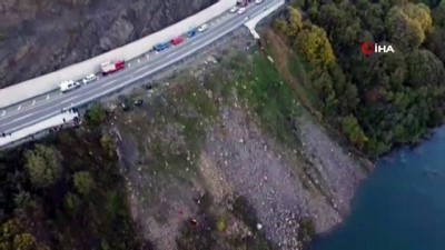 kiralik arac -  Bartın’da otomobil baraja uçtu : 2 ölü Videosu