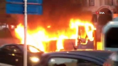 minibus soforu -  Maltepe'de hatlı minibüsün alev alev yandığı anlar kamerada Videosu
