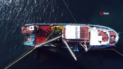 vira bismillah -  Balıkçı tekneleri, İstanbul Boğazı’nın eşsiz manzarasıyla birleşti Videosu