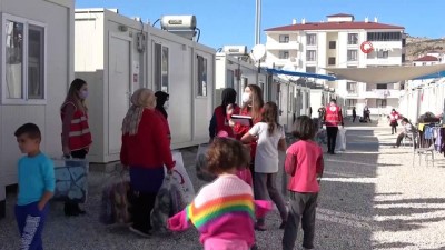 deprem -  Elazığlı depremzedelere Kızılay’dan battaniye desteği Videosu