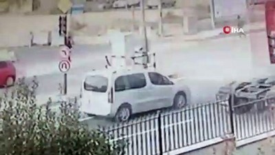 kucuk kiz -  17 yaşındaki ehliyetsiz sürücü küçük Zeynep'i böyle ezdi Videosu