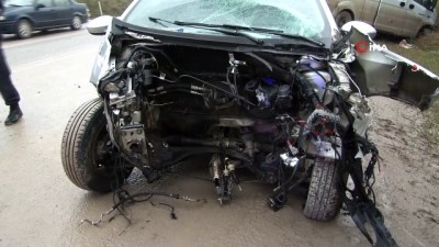 serit ihlali -  Kazanın şiddetiyle otomobilin motoru yerinden fırladı Videosu