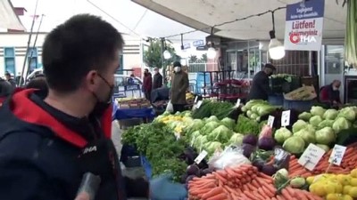  Zeytinburnu’nda akşam pazarı ucuzluğu sabaha çekildi