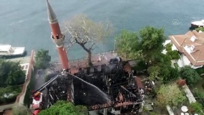 (DRONE) Üsküdar'da tarihi camideki yangın  - İSTANBUL