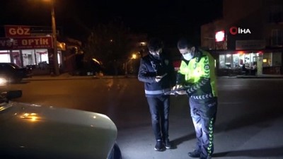 para cezasi -  Yetersiz ehliyetle yakalanınca trafik polisi olan dayısını aradı Videosu