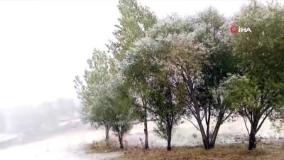  Ağrı’ya mevsimin ilk karı düştü