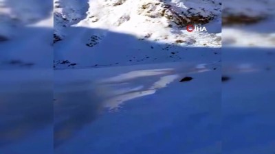 kar suyu -  Artvin’in Macahel Karçal dağları eteklerinde bulunan göller ve akarsular buz tuttu Videosu