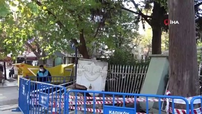 temizlik gorevlisi -  Kadıköy'de bulunan tarihi çeşmeye araç çarptı Videosu