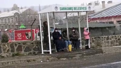 KARS - Sarıkamış'ta kar etkili oldu