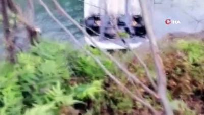  - Rize'de araba dereye düştü: 1 ölü, 1 yaralı