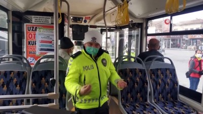 sivil polis -  Sivil polislerden halk otobüsünde Covid-19 denetimi Videosu