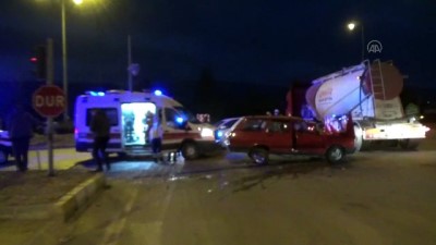 TOKAT - İki otomobil çarpıştı: 4 yaralı