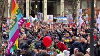 diktatorluk - BERLİN - Almanya'da Kovid-19 politikasına karşı yapılan gösteriye polis müdahalesi (2) Videosu