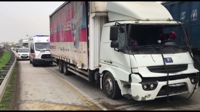 kirim - DÜZCE - Trafik kazası sonrası araçta sıkışan sürücüyü itfaiye kurtardı Videosu