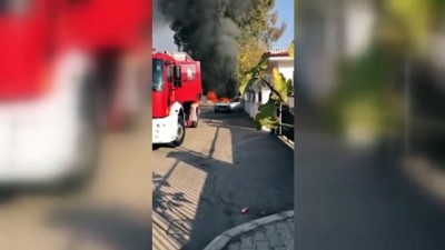 GAZİANTEP - Park halindeki otomobil alev aldı