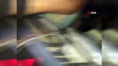 gumruk kapisi -  Gümrükten geçmeye çalışan otomobilin klimasında 51 adet cep telefonu bulundu Videosu