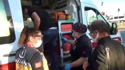 saglik ekibi -  Işık ihlali kazayı beraberinde getirdi: 2 yaralı Videosu