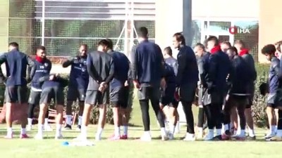 basin mensuplari - Samet Aybaba: 'İlk maçta çıkışa geçmek istiyoruz' Videosu