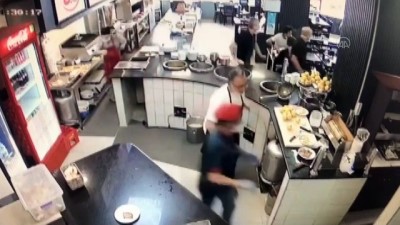 deprem ani - İzmir depreminin bir lokantanın güvenlik kamerasına yansıyan görüntüleri ortaya çıktı Videosu