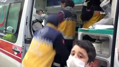 taksi soforu -  Sancaktepe'de ticari taksi ile kamyonet çarpıştı: 2 yaralı Videosu