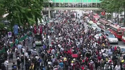hukumet karsiti - - Tayland’da Meclis, Protestolar Arasında Anayasal Reform Tasarılarını Onayladı Videosu