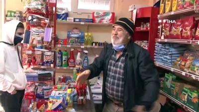 kamera -  Yaşlı adama markette ekmek bıçağıyla gasp girişimi Videosu