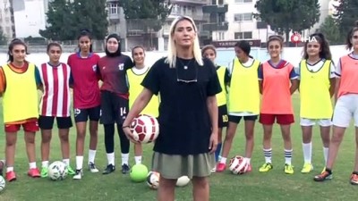 buyuk kulup -  Adanalı Meryem Özyumşak’ın futbol aşkı Videosu