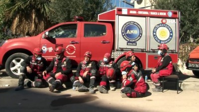 saglik ekipleri -  Depremin kahramanları üzüntü ve sevinci bir arada yaşıyor Videosu