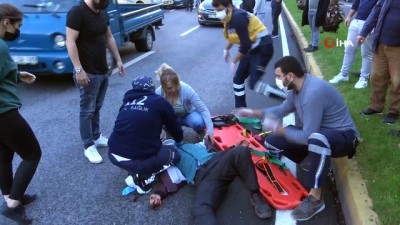 saglik ekipleri -  Otomobiliyle çarptığı yaralının başından ayrılmadı Videosu