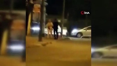  Sokak ortasında kadından erkeğe şiddet kamerada