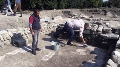 calisan emekli - HATAY - Bahçesine fidan dikerken bulduğu kilisenin gönüllü kazı çalışanı oldu Videosu