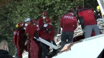 İZMİR - Depremzede milli sporcu, kedisi 'Teneke' ile buluştu