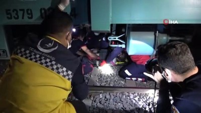 saglik calisani -  Adana’da yük treninin çarpmasıyla kolu kopan kişi ağır yaralandı Videosu