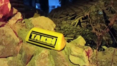 gecekondu - ANKARA - Başkentte, taksi evin çatısına devrildi: 1 yaralı Videosu