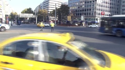 maraton -  Başkent’te sokağa çıkma kısıtlaması sonrası vatandaşlar kendini dışarı attı Videosu