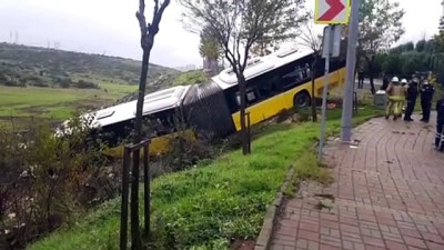 kirkoy - İSTANBUL - Başakşehir'de İETT otobüsü devrildi Videosu