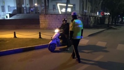  Polis ekiplerinden 'Sokağa çıkma yasağı' denetimi
