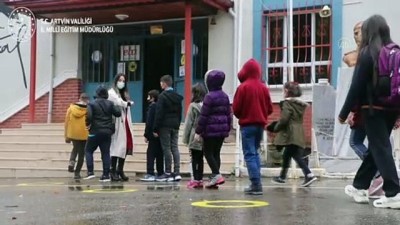 Artvin Milli Eğitim Müdürlüğü'nden 'Öğretmenler Günü'ne özel şarkı