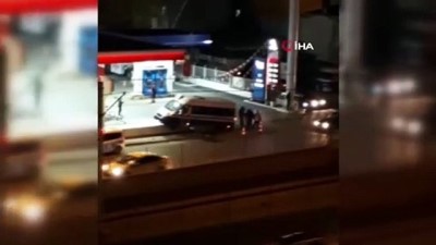 polis ekipleri -  Bursa'da aşırı hız iki ayrı noktada kazalara neden oldu Videosu