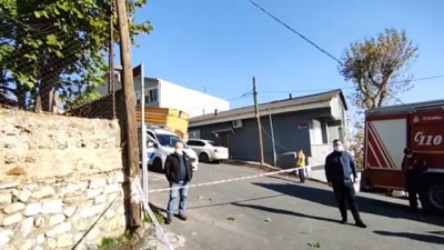 İSTANBUL - Sarıyer'de taksi eve girdi