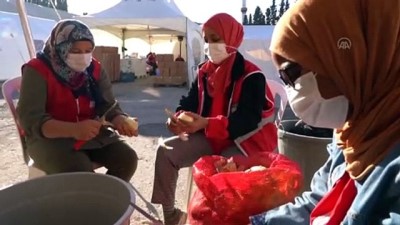 cadir kent - İZMİR - Yabancı öğrenciler, İzmir depremi sonrası Türk Kızılay gönüllüsü oldu Videosu