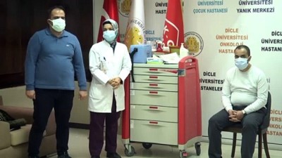 saglik calisani - DİYARBAKIR - Çin menşeli Kovid-19 aşısı Diyarbakır'da gönüllülere uygulanıyor Videosu