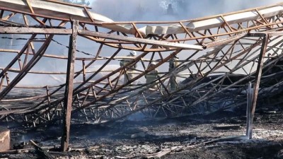 İZMİR - Piknik ve eğlence tesisinde çıkan yangın söndürüldü